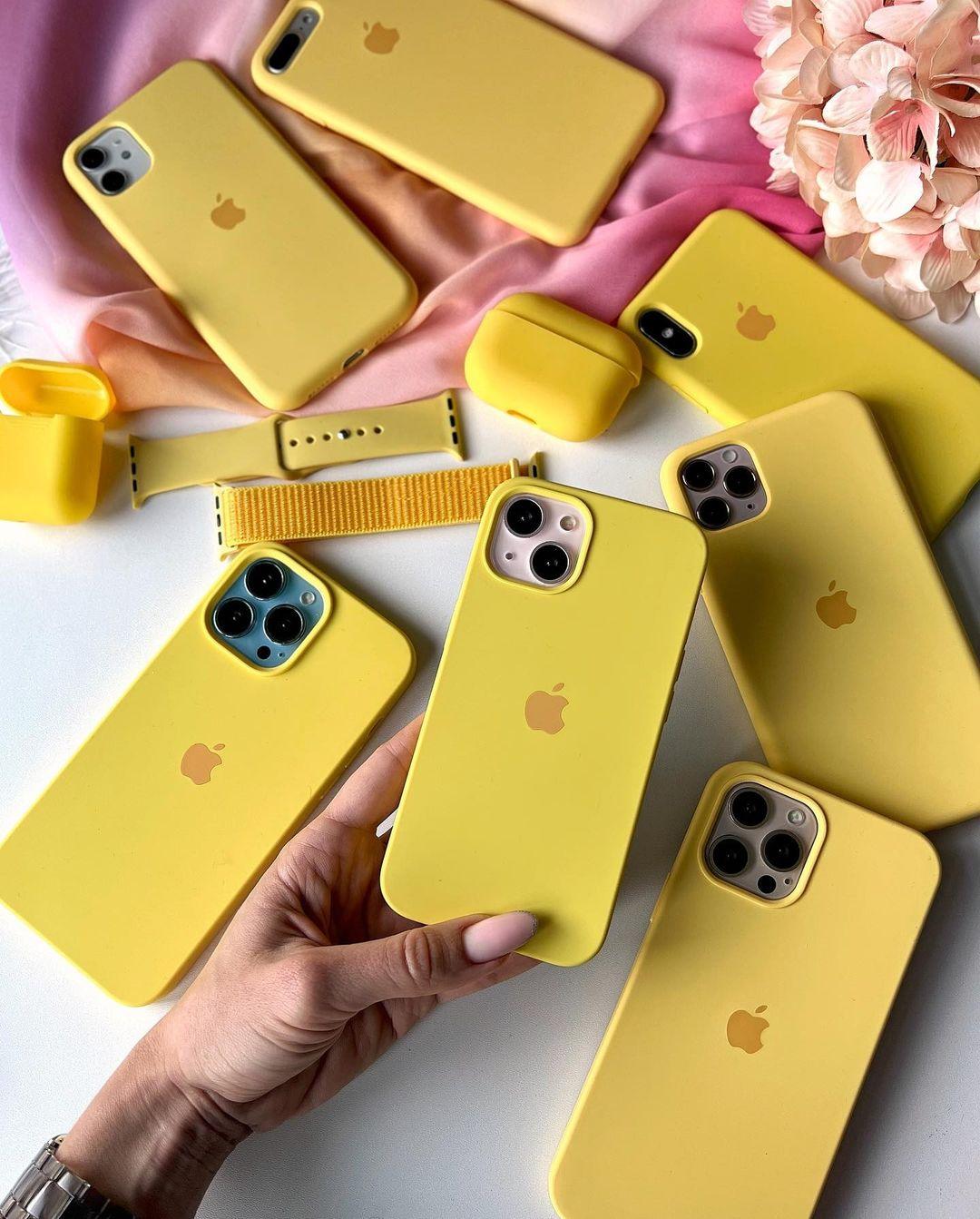 Husa Silicon Interior Microfibra Yellow Apple iPhone 14 Pro Max - StarMobile.ro - Modă pentru telefon